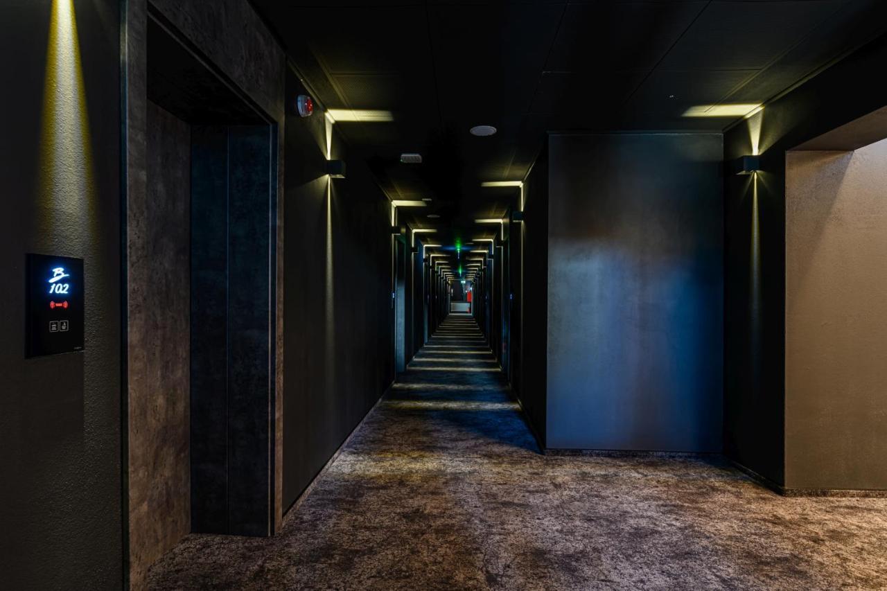 B The Hotel Sfântu-Gheorghe 외부 사진